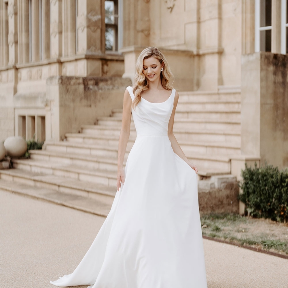 Suzanne Neville Lanesborough Wedding Dress
